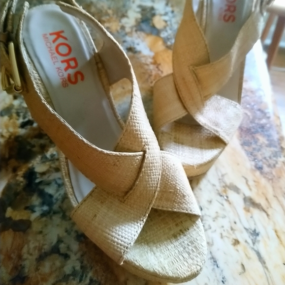 Chunky Heel Raffia Sandals - Picture 2 of 5